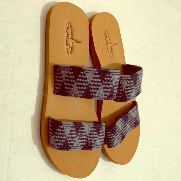 bluefin flip flops womens